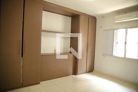Casa à venda com 250m², 4 quartos e 4 vagasSuíte ( ar condicionado)