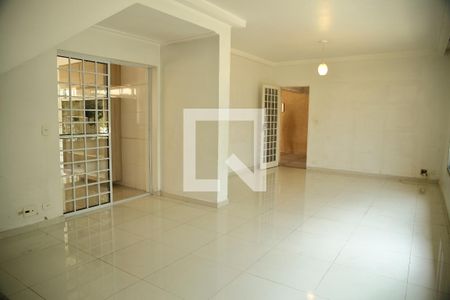 Sala de casa à venda com 4 quartos, 250m² em Taboão, São Bernardo do Campo
