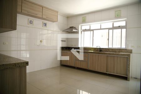 Casa à venda com 250m², 4 quartos e 4 vagasCozinha