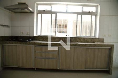 Casa à venda com 250m², 4 quartos e 4 vagasCozinha - Armários