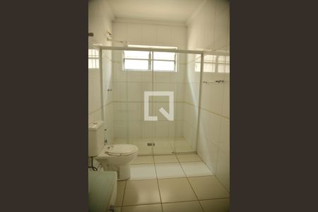 Casa à venda com 250m², 4 quartos e 4 vagasBanheiro Social