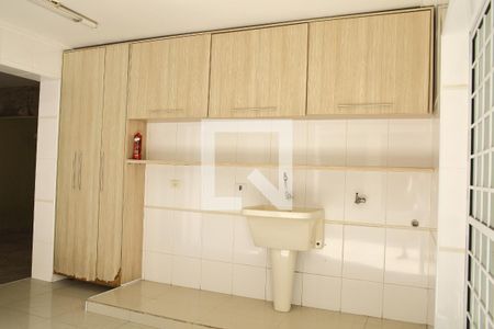 Casa à venda com 250m², 4 quartos e 4 vagasÁrea de Serviço