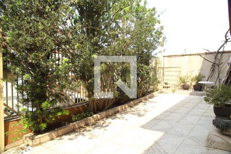Casa à venda com 250m², 4 quartos e 4 vagasFachada