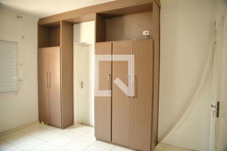 Casa à venda com 250m², 4 quartos e 4 vagasSuíte