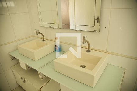 Casa à venda com 250m², 4 quartos e 4 vagasBanheiro da Suíte