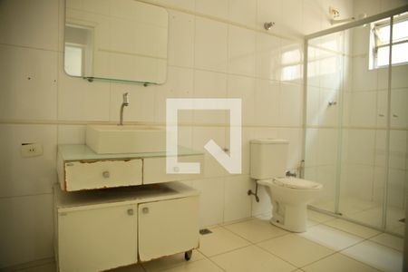 Casa à venda com 250m², 4 quartos e 4 vagasBanheiro Social