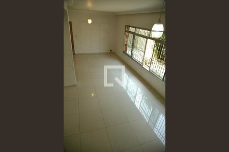 Sala de casa à venda com 4 quartos, 250m² em Taboão, São Bernardo do Campo