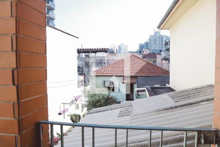 Casa à venda com 374m², 6 quartos e 5 vagas Casa à venda com 374m², 6 quartos e 5 vagasVaranda