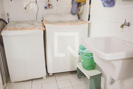 Casa à venda com 374m², 6 quartos e 5 vagas Casa à venda com 374m², 6 quartos e 5 vagasÁrea de Serviço