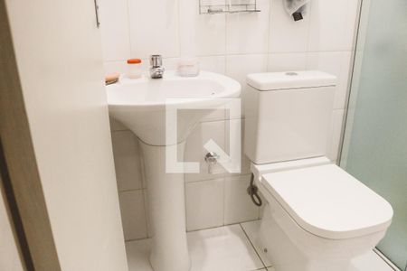 Casa à venda com 374m², 6 quartos e 5 vagas Casa à venda com 374m², 6 quartos e 5 vagasBanheiro