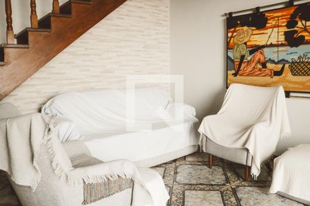 Casa à venda com 374m², 6 quartos e 5 vagas Casa à venda com 374m², 6 quartos e 5 vagasSala