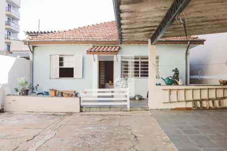 Casa à venda com 374m², 6 quartos e 5 vagas Casa à venda com 374m², 6 quartos e 5 vagasQuintal