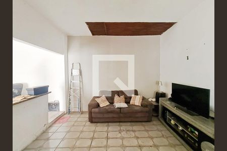 Casa à venda com 138m², 2 quartos e 3 vagasEdícula