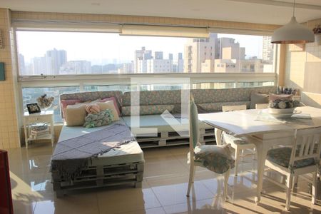 Apartamento à venda com 165m², 3 quartos e 3 vagasVaranda gourmet da sala