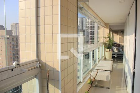 Apartamento à venda com 165m², 3 quartos e 3 vagasVaranda gourmet da sala