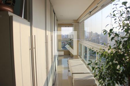 Apartamento à venda com 165m², 3 quartos e 3 vagasVaranda gourmet da sala