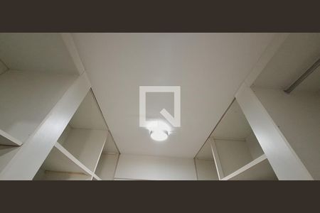 Apartamento para alugar com 172m², 4 quartos e 2 vagasDetalhe do Closet da suíte 3