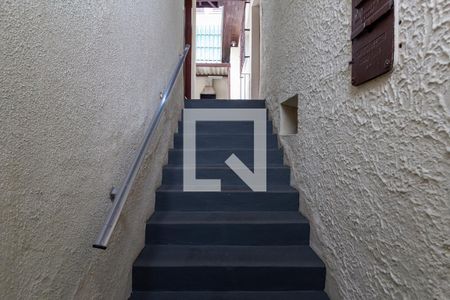 Escada de Entrada de casa para alugar com 3 quartos, 132m² em Perdizes, São Paulo