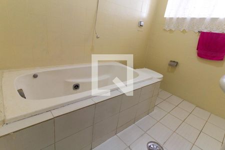 Casa para alugar com 132m², 3 quartos e 2 vagasBanheiro