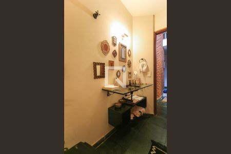 Casa à venda com 300m², 4 quartos e 2 vagasLavabo