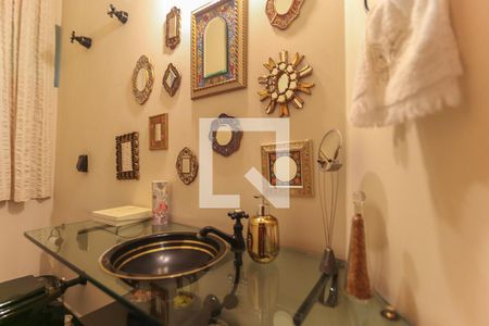 Casa à venda com 300m², 4 quartos e 2 vagasLavabo