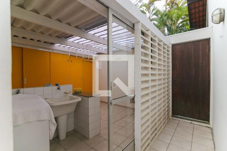 Casa à venda com 300m², 4 quartos e 2 vagasLavanderia