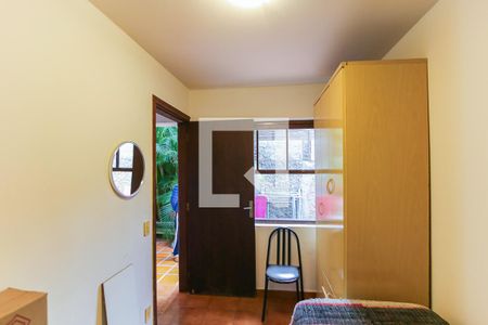 Casa à venda com 300m², 4 quartos e 2 vagasQuarto de Serviço