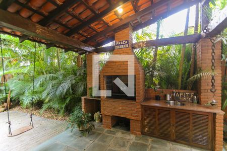 Casa à venda com 300m², 4 quartos e 2 vagasChurrasqueira