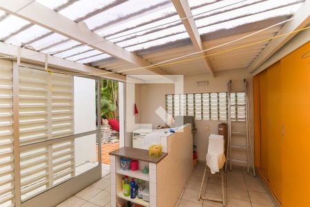 Casa à venda com 300m², 4 quartos e 2 vagasLavanderia