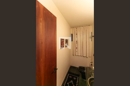 Casa à venda com 300m², 4 quartos e 2 vagasLavabo