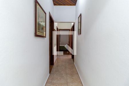 Casa para alugar com 240m², 3 quartos e 4 vagasCorredor dos Quartos