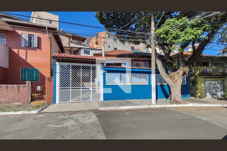 Casa para alugar com 240m², 3 quartos e 4 vagasFachada