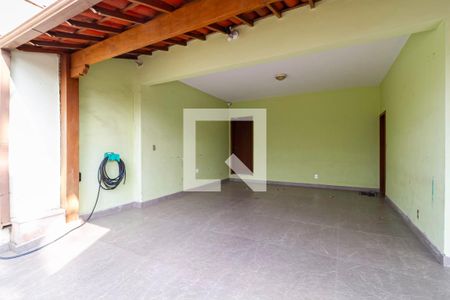 Casa à venda com 365m², 4 quartos e 2 vagasGaragem