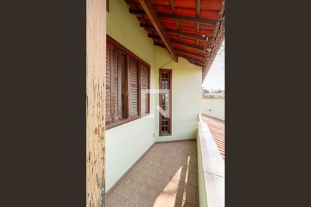 Casa à venda com 365m², 4 quartos e 2 vagasVaranda do quarto 1