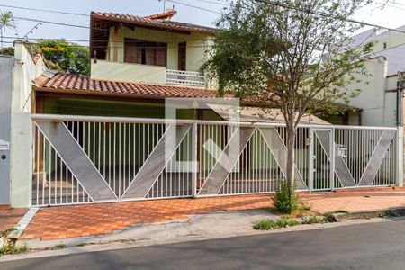 Casa à venda com 365m², 4 quartos e 2 vagasFachada