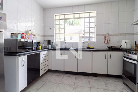 Casa à venda com 365m², 4 quartos e 2 vagasCozinha