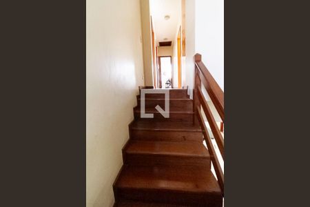 Casa à venda com 365m², 4 quartos e 2 vagasEscada