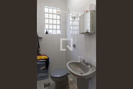 Casa à venda com 365m², 4 quartos e 2 vagasBanheiro de serviço