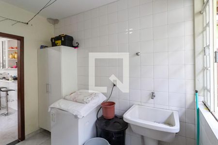 Casa à venda com 365m², 4 quartos e 2 vagasÁrea de serviço 