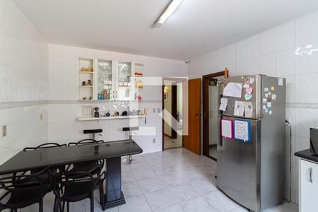 Casa à venda com 365m², 4 quartos e 2 vagasCozinha