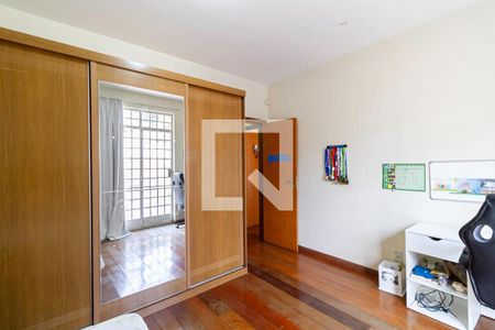 Casa à venda com 365m², 4 quartos e 2 vagasQuarto 3