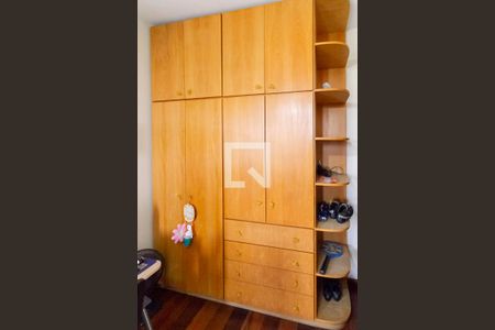 Casa à venda com 365m², 4 quartos e 2 vagasQuarto 1