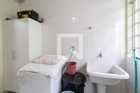 Casa à venda com 365m², 4 quartos e 2 vagasÁrea de serviço 