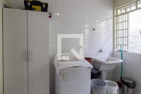 Casa à venda com 365m², 4 quartos e 2 vagasÁrea de serviço 