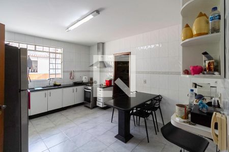 Casa à venda com 365m², 4 quartos e 2 vagasCozinha