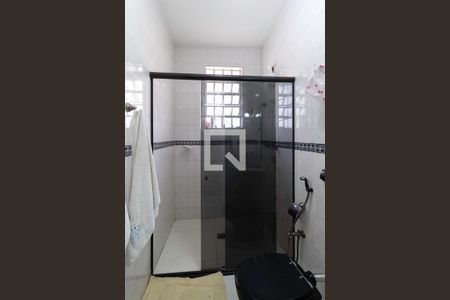 Casa à venda com 365m², 4 quartos e 2 vagasBanheiro social 