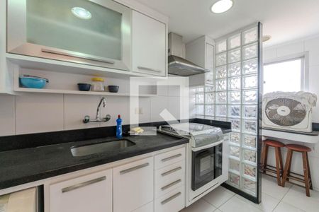 Apartamento à venda com 135m², 2 quartos e 1 vaga Apartamento à venda com 135m², 2 quartos e 1 vagaCozinha e Área de Serviço