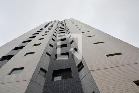 Apartamento à venda com 120m², 3 quartos e 2 vagas Apartamento à venda com 120m², 3 quartos e 2 vagasFachada