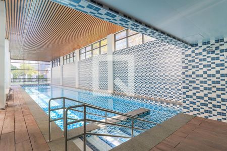 Apartamento à venda com 196m², 4 quartos e 3 vagasÁrea comum - Piscina Coberta