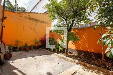Casa à venda com 237m², 3 quartos e 1 vagaQuintal